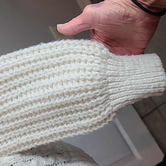 So Cable Knit Sweater - Picture 4 of 11